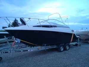 Bayliner 245 malowanie burty ns czarno